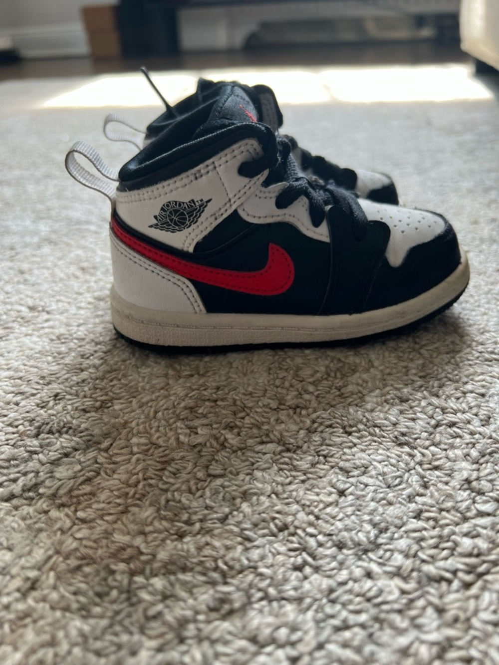 Jordan Toddler High-Top Sneakers in Black, White & Red